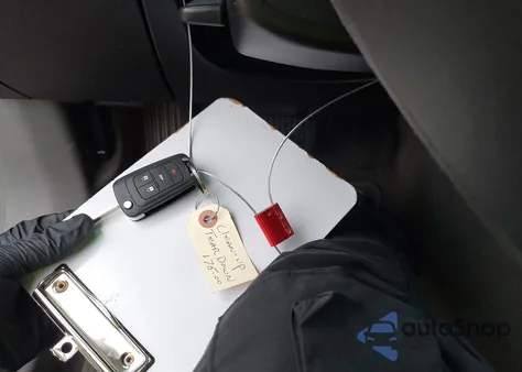 2017 Chevrolet Impala 1Lt z USA, uszkodzony, nr VIN 2G1105S38H9177124